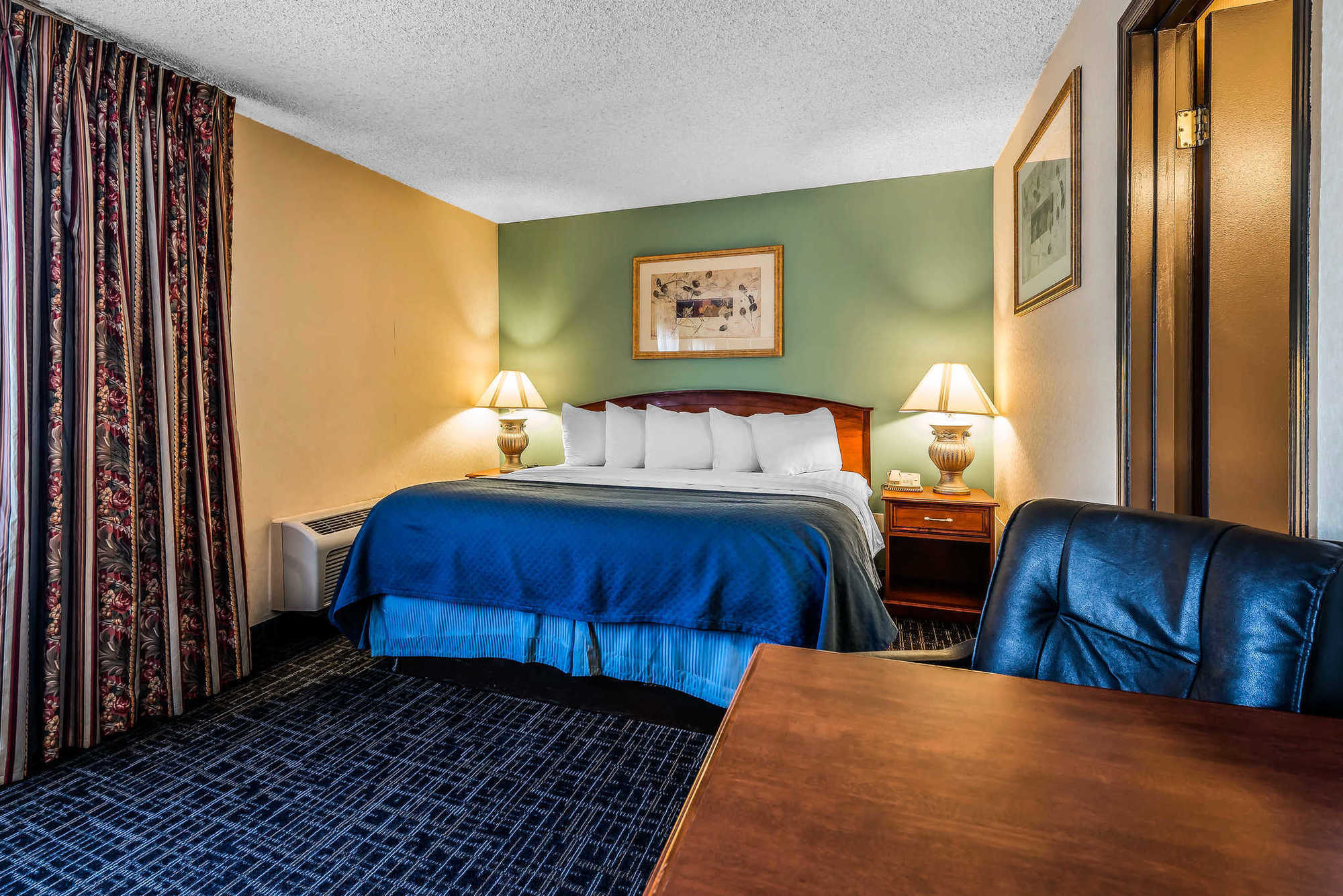 Quality Suites Central Colorado Springs Phòng bức ảnh