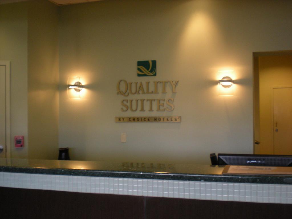 Quality Suites Central Colorado Springs Ngoại thất bức ảnh